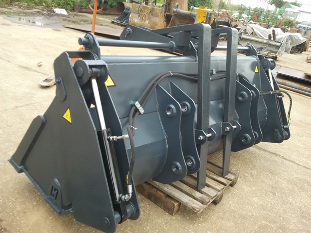 Furca mobila de incarcare pentru buldoexcavator Furukawa FURUKAWA